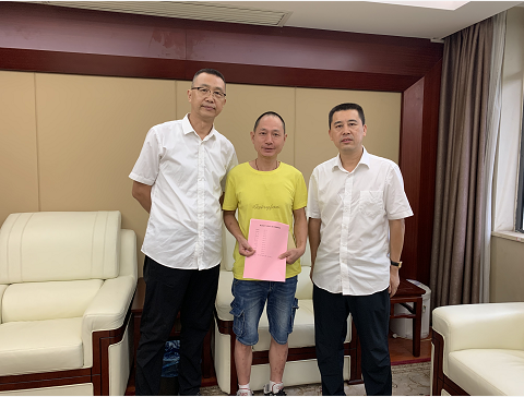 助力少年，點(diǎn)燃希望之光！